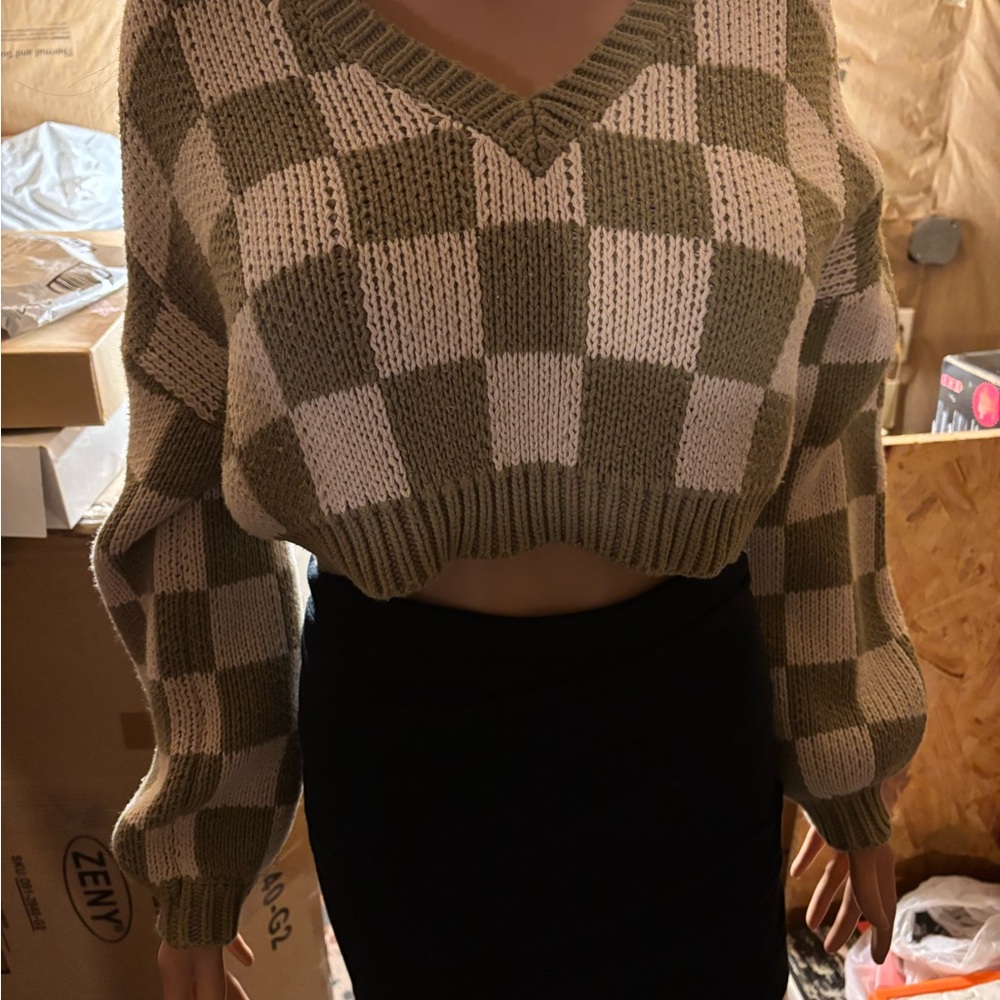 Women’s Blue Blush Olive and Cream V-Neck Sweater Size S